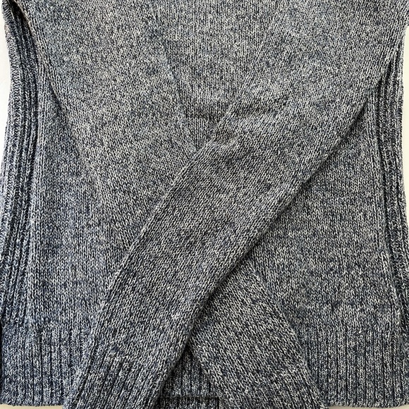 Bass women’s blue and white sweater with front fringe. New. Size S. Made in USA - Picture 7 of 8